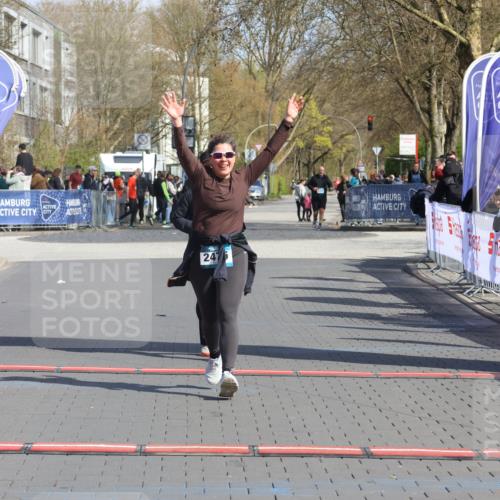 12.04.2026 - 45. Internationalen Wilhelmsburger Insellauf Strokosch-Dieckow http://msf.ph/oto/9474913 12.04.2026 11:31:39 Ziel 2475, 2279 meine-sportfotos.de