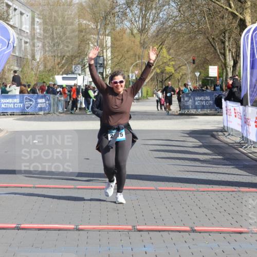 12.04.2026 - 45. Internationalen Wilhelmsburger Insellauf Strokosch-Dieckow http://msf.ph/oto/9474947 12.04.2026 11:31:39 Ziel 2475, 2279 meine-sportfotos.de