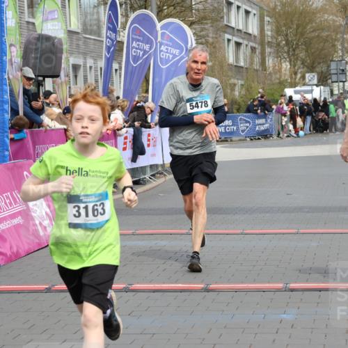12.04.2026 - 45. Internationalen Wilhelmsburger Insellauf Strokosch-Dieckow http://msf.ph/oto/9474958 12.04.2026 12:55:16 Ziel 3163, 4472, 5478 meine-sportfotos.de