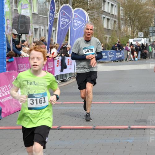 12.04.2026 - 45. Internationalen Wilhelmsburger Insellauf Strokosch-Dieckow http://msf.ph/oto/9474973 12.04.2026 12:55:16 Ziel 3163, 4472, 5478 meine-sportfotos.de