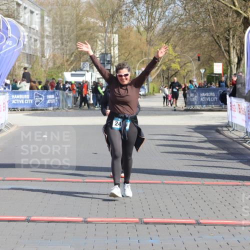 12.04.2026 - 45. Internationalen Wilhelmsburger Insellauf Strokosch-Dieckow http://msf.ph/oto/9474976 12.04.2026 11:31:39 Ziel 2475, 2279 meine-sportfotos.de