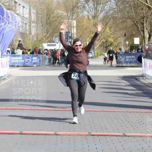 12.04.2026 - 45. Internationalen Wilhelmsburger Insellauf Strokosch-Dieckow http://msf.ph/oto/9475005 12.04.2026 11:31:39 Ziel 2475, 2279 meine-sportfotos.de