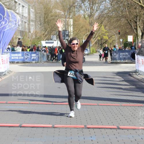 12.04.2026 - 45. Internationalen Wilhelmsburger Insellauf Strokosch-Dieckow http://msf.ph/oto/9475020 12.04.2026 11:31:40 Ziel 2475, 2279 meine-sportfotos.de