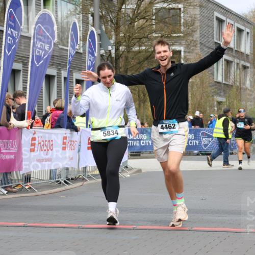 12.04.2026 - 45. Internationalen Wilhelmsburger Insellauf Strokosch-Dieckow http://msf.ph/oto/9475039 12.04.2026 13:32:42 Ziel 2339, 4462 meine-sportfotos.de