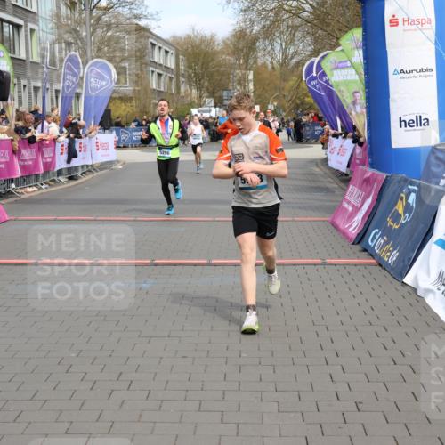 12.04.2026 - 45. Internationalen Wilhelmsburger Insellauf Strokosch-Dieckow http://msf.ph/oto/9475044 12.04.2026 12:55:23 Ziel 5513, 5296, 4570, 3302, 2235 meine-sportfotos.de