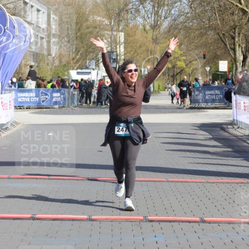 12.04.2026 - 45. Internationalen Wilhelmsburger Insellauf Strokosch-Dieckow http://msf.ph/oto/9475083 12.04.2026 11:31:40 Ziel 2475, 2279 meine-sportfotos.de