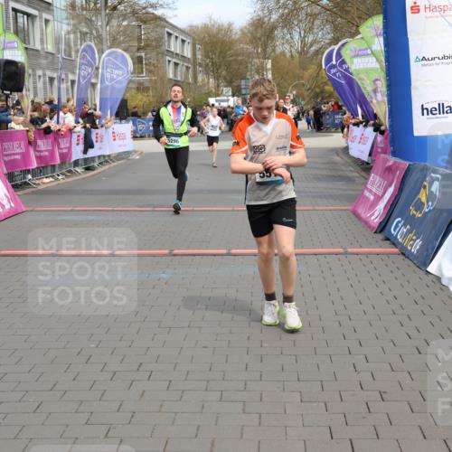 12.04.2026 - 45. Internationalen Wilhelmsburger Insellauf Strokosch-Dieckow http://msf.ph/oto/9475084 12.04.2026 12:55:23 Ziel 5513, 5296, 4570, 3302, 2235 meine-sportfotos.de