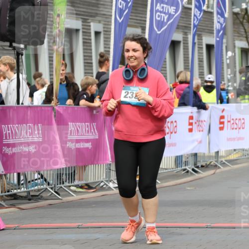 12.04.2026 - 45. Internationalen Wilhelmsburger Insellauf Strokosch-Dieckow http://msf.ph/oto/9475101 12.04.2026 13:32:39 Ziel 2587, 2339, 4462 meine-sportfotos.de