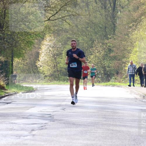 12.04.2026 - 45. Internationalen Wilhelmsburger Insellauf Yannick Fuchs http://msf.ph/oto/9475124 12.04.2026 10:08:01 Laufen 5676 meine-sportfotos.de