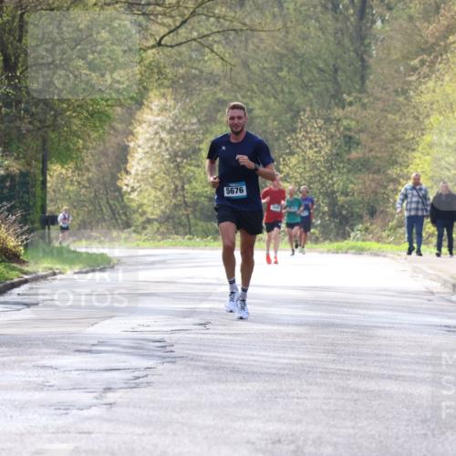12.04.2026 - 45. Internationalen Wilhelmsburger Insellauf Yannick Fuchs http://msf.ph/oto/9475134 12.04.2026 10:08:02 Laufen 5676 meine-sportfotos.de