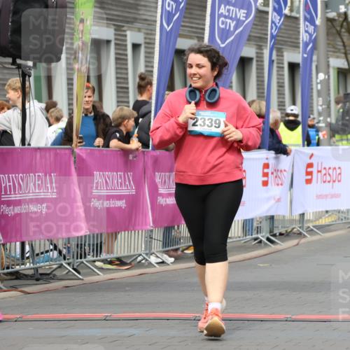 12.04.2026 - 45. Internationalen Wilhelmsburger Insellauf Strokosch-Dieckow http://msf.ph/oto/9475143 12.04.2026 13:32:38 Ziel 2587, 2339, 4462 meine-sportfotos.de