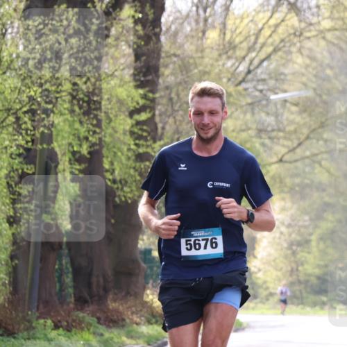 12.04.2026 - 45. Internationalen Wilhelmsburger Insellauf Yannick Fuchs http://msf.ph/oto/9475145 12.04.2026 10:08:07 Laufen 5676 meine-sportfotos.de