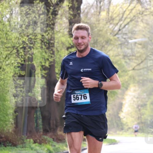 12.04.2026 - 45. Internationalen Wilhelmsburger Insellauf Yannick Fuchs http://msf.ph/oto/9475150 12.04.2026 10:08:07 Laufen 5676 meine-sportfotos.de