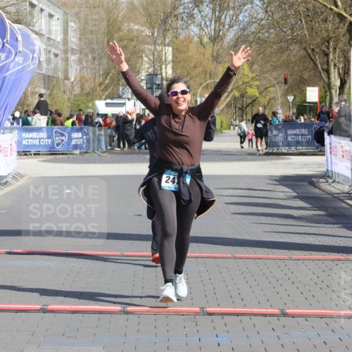 12.04.2026 - 45. Internationalen Wilhelmsburger Insellauf Strokosch-Dieckow http://msf.ph/oto/9475152 12.04.2026 11:31:40 Ziel 2475, 2279 meine-sportfotos.de