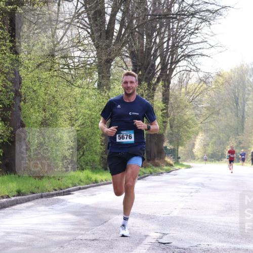 12.04.2026 - 45. Internationalen Wilhelmsburger Insellauf Yannick Fuchs http://msf.ph/oto/9475163 12.04.2026 10:08:09 Laufen 5676 meine-sportfotos.de