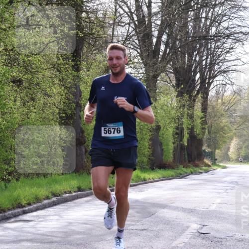 12.04.2026 - 45. Internationalen Wilhelmsburger Insellauf Yannick Fuchs http://msf.ph/oto/9475177 12.04.2026 10:08:09 Laufen 5676 meine-sportfotos.de