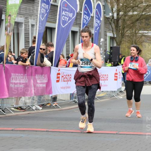 12.04.2026 - 45. Internationalen Wilhelmsburger Insellauf Strokosch-Dieckow http://msf.ph/oto/9475215 12.04.2026 13:32:35 Ziel 2587, 2339 meine-sportfotos.de