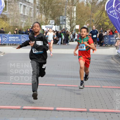 12.04.2026 - 45. Internationalen Wilhelmsburger Insellauf Strokosch-Dieckow http://msf.ph/oto/9475227 12.04.2026 12:55:34 Ziel 3411, 4041, 5086, 5087 meine-sportfotos.de