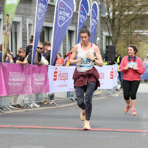 12.04.2026 - 45. Internationalen Wilhelmsburger Insellauf Strokosch-Dieckow http://msf.ph/oto/9475230 12.04.2026 13:32:35 Ziel 2587, 2339 meine-sportfotos.de