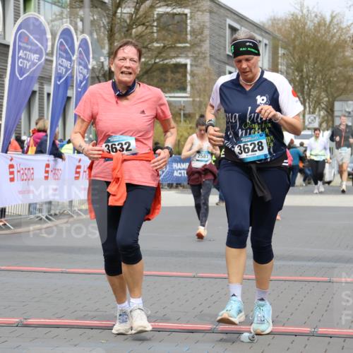 12.04.2026 - 45. Internationalen Wilhelmsburger Insellauf Strokosch-Dieckow http://msf.ph/oto/9475277 12.04.2026 13:32:31 Ziel 2792, 3632, 3628 meine-sportfotos.de