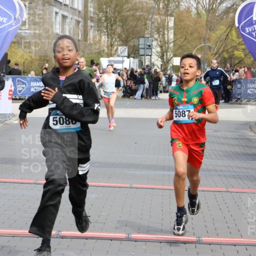 12.04.2026 - 45. Internationalen Wilhelmsburger Insellauf Strokosch-Dieckow http://msf.ph/oto/9475331 12.04.2026 12:55:35 Ziel 3411, 4041, 5086, 5087, 4079, 4678 meine-sportfotos.de