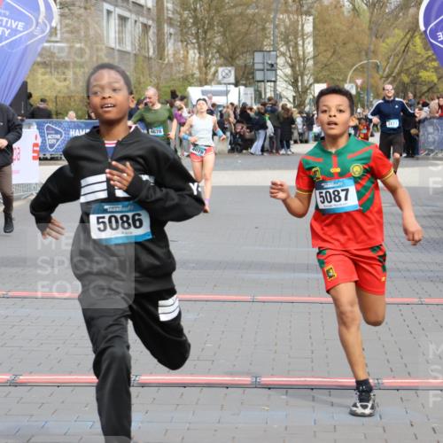12.04.2026 - 45. Internationalen Wilhelmsburger Insellauf Strokosch-Dieckow http://msf.ph/oto/9475353 12.04.2026 12:55:35 Ziel 3411, 4041, 5086, 5087, 4079, 4678 meine-sportfotos.de