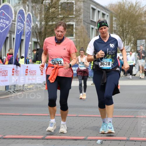 12.04.2026 - 45. Internationalen Wilhelmsburger Insellauf Strokosch-Dieckow http://msf.ph/oto/9475368 12.04.2026 13:32:31 Ziel 2792, 3632, 3628 meine-sportfotos.de