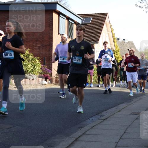 12.04.2026 - 45. Internationalen Wilhelmsburger Insellauf Yannick Fuchs http://msf.ph/oto/9475422 12.04.2026 09:01:38 Laufen 5615, 4513, 2324, 5352, 5, 531, 471, 4675 meine-sportfotos.de