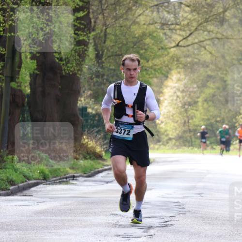 12.04.2026 - 45. Internationalen Wilhelmsburger Insellauf Yannick Fuchs http://msf.ph/oto/9475425 12.04.2026 10:08:42 Laufen 3372 meine-sportfotos.de