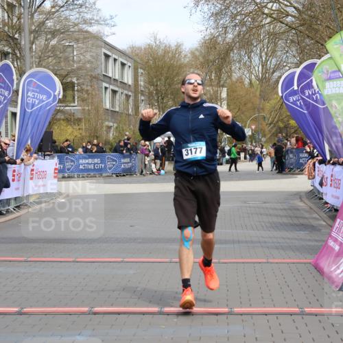 12.04.2026 - 45. Internationalen Wilhelmsburger Insellauf Strokosch-Dieckow http://msf.ph/oto/9475457 12.04.2026 12:55:42 Ziel 4079, 4678, 3177 meine-sportfotos.de