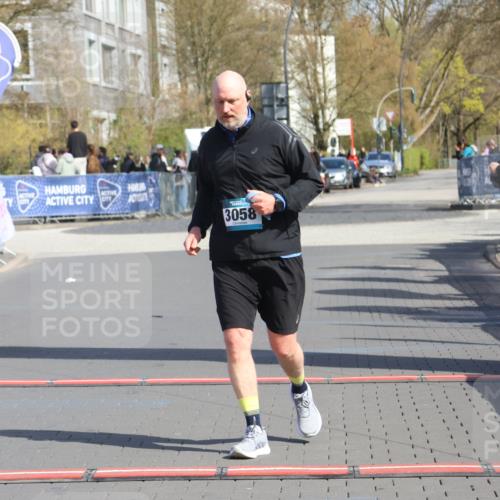 12.04.2026 - 45. Internationalen Wilhelmsburger Insellauf Strokosch-Dieckow http://msf.ph/oto/9475471 12.04.2026 11:31:58 Ziel 3058 meine-sportfotos.de