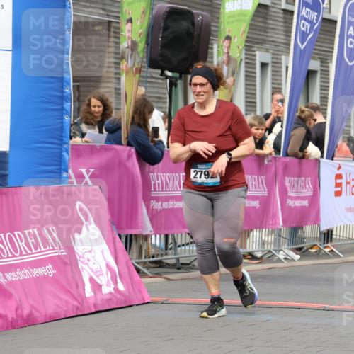 12.04.2026 - 45. Internationalen Wilhelmsburger Insellauf Strokosch-Dieckow http://msf.ph/oto/9475500 12.04.2026 13:32:30 Ziel 2792, 3632, 3628 meine-sportfotos.de