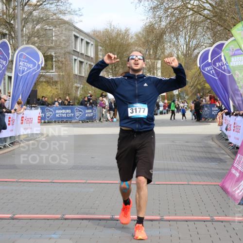 12.04.2026 - 45. Internationalen Wilhelmsburger Insellauf Strokosch-Dieckow http://msf.ph/oto/9475556 12.04.2026 12:55:42 Ziel 4079, 4678, 3177 meine-sportfotos.de