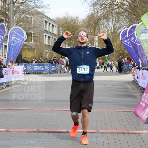 12.04.2026 - 45. Internationalen Wilhelmsburger Insellauf Strokosch-Dieckow http://msf.ph/oto/9475570 12.04.2026 12:55:42 Ziel 4079, 4678, 3177 meine-sportfotos.de