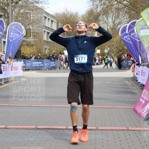 12.04.2026 - 45. Internationalen Wilhelmsburger Insellauf Strokosch-Dieckow http://msf.ph/oto/9475591 12.04.2026 12:55:43 Ziel 4079, 4678, 3177 meine-sportfotos.de