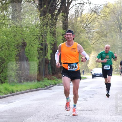 12.04.2026 - 45. Internationalen Wilhelmsburger Insellauf Yannick Fuchs http://msf.ph/oto/9475605 12.04.2026 10:09:09 Laufen 2866, 3682 meine-sportfotos.de