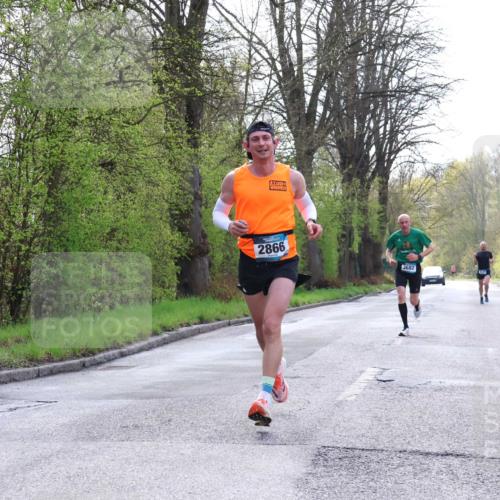 12.04.2026 - 45. Internationalen Wilhelmsburger Insellauf Yannick Fuchs http://msf.ph/oto/9475629 12.04.2026 10:09:10 Laufen 2866, 3682 meine-sportfotos.de