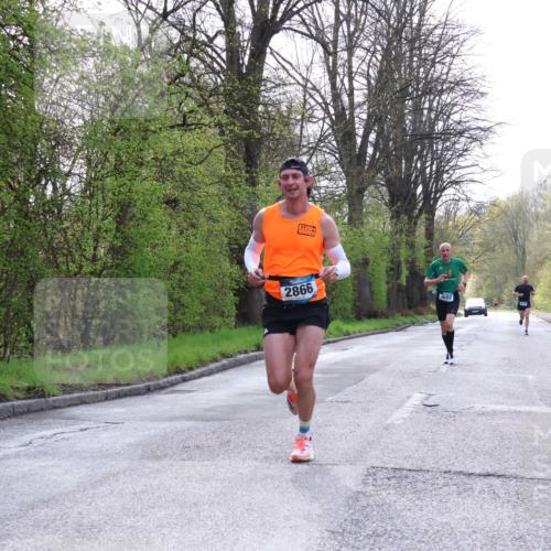 12.04.2026 - 45. Internationalen Wilhelmsburger Insellauf Yannick Fuchs http://msf.ph/oto/9475630 12.04.2026 10:09:11 Laufen 2866, 3682 meine-sportfotos.de