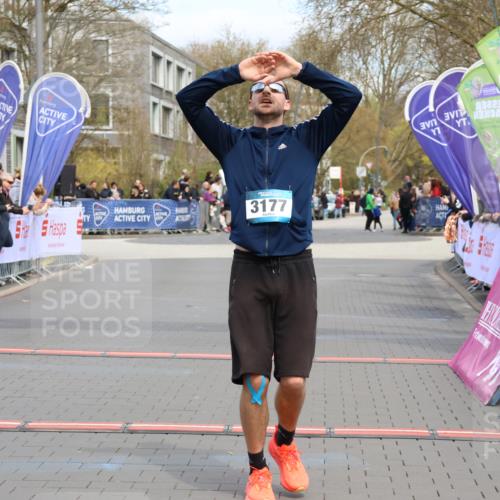 12.04.2026 - 45. Internationalen Wilhelmsburger Insellauf Strokosch-Dieckow http://msf.ph/oto/9475637 12.04.2026 12:55:43 Ziel 4079, 4678, 3177 meine-sportfotos.de