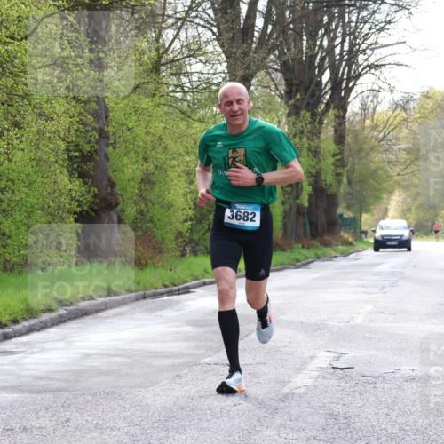 12.04.2026 - 45. Internationalen Wilhelmsburger Insellauf Yannick Fuchs http://msf.ph/oto/9475646 12.04.2026 10:09:12 Laufen 3682, 4475 meine-sportfotos.de
