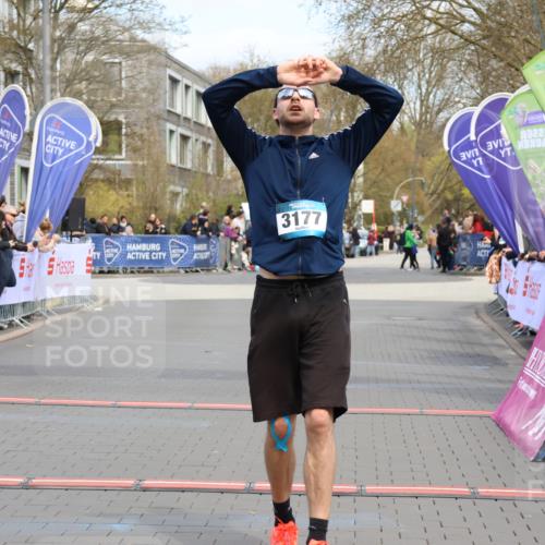 12.04.2026 - 45. Internationalen Wilhelmsburger Insellauf Strokosch-Dieckow http://msf.ph/oto/9475659 12.04.2026 12:55:43 Ziel 4079, 4678, 3177 meine-sportfotos.de