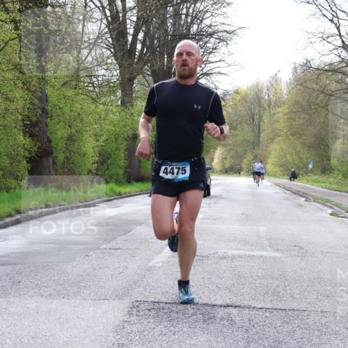 12.04.2026 - 45. Internationalen Wilhelmsburger Insellauf Yannick Fuchs http://msf.ph/oto/9475715 12.04.2026 10:09:18 Laufen 4475 meine-sportfotos.de