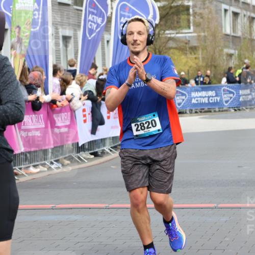 12.04.2026 - 45. Internationalen Wilhelmsburger Insellauf Strokosch-Dieckow http://msf.ph/oto/9475770 12.04.2026 12:55:54 Ziel 2737, 2820 meine-sportfotos.de