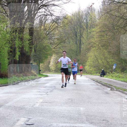 12.04.2026 - 45. Internationalen Wilhelmsburger Insellauf Yannick Fuchs http://msf.ph/oto/9475771 12.04.2026 10:09:24 Laufen 4205 meine-sportfotos.de