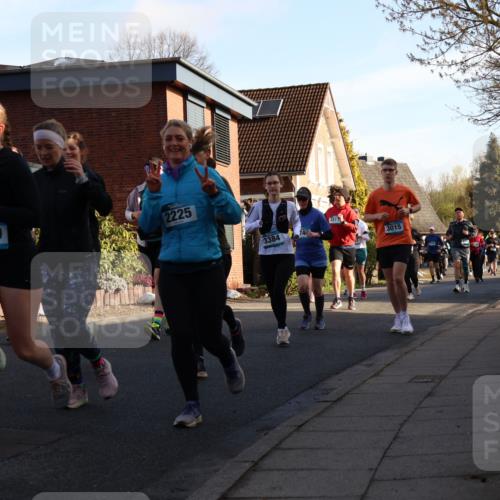 12.04.2026 - 45. Internationalen Wilhelmsburger Insellauf Yannick Fuchs http://msf.ph/oto/9475775 12.04.2026 09:02:18 Laufen 77, 5700, 2225, 3384, 14, 3517, 3015 meine-sportfotos.de