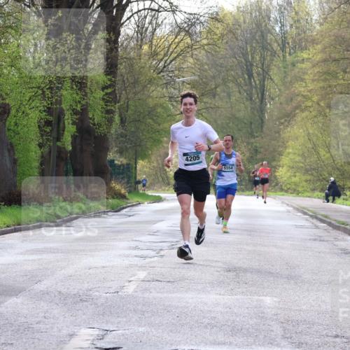 12.04.2026 - 45. Internationalen Wilhelmsburger Insellauf Yannick Fuchs http://msf.ph/oto/9475790 12.04.2026 10:09:26 Laufen 4205, 5554 meine-sportfotos.de