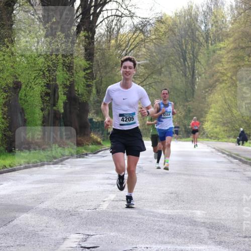 12.04.2026 - 45. Internationalen Wilhelmsburger Insellauf Yannick Fuchs http://msf.ph/oto/9475813 12.04.2026 10:09:28 Laufen 4205, 5554 meine-sportfotos.de