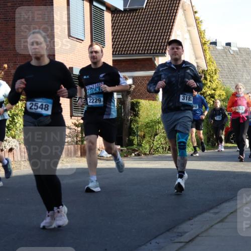 12.04.2026 - 45. Internationalen Wilhelmsburger Insellauf Yannick Fuchs http://msf.ph/oto/9475852 12.04.2026 09:02:24 Laufen 3751, 2777, 2548, 2229, 3183, 92, 2199, 1548, 2919, 962, 2142, 248 meine-sportfotos.de
