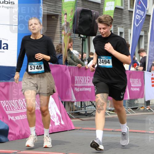 12.04.2026 - 45. Internationalen Wilhelmsburger Insellauf Strokosch-Dieckow http://msf.ph/oto/9475905 12.04.2026 13:31:45 Ziel 5745, 2494 meine-sportfotos.de