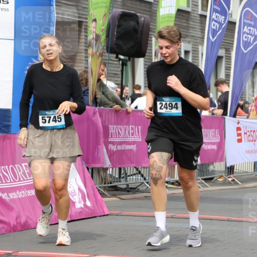 12.04.2026 - 45. Internationalen Wilhelmsburger Insellauf Strokosch-Dieckow http://msf.ph/oto/9475918 12.04.2026 13:31:45 Ziel 5745, 2494 meine-sportfotos.de